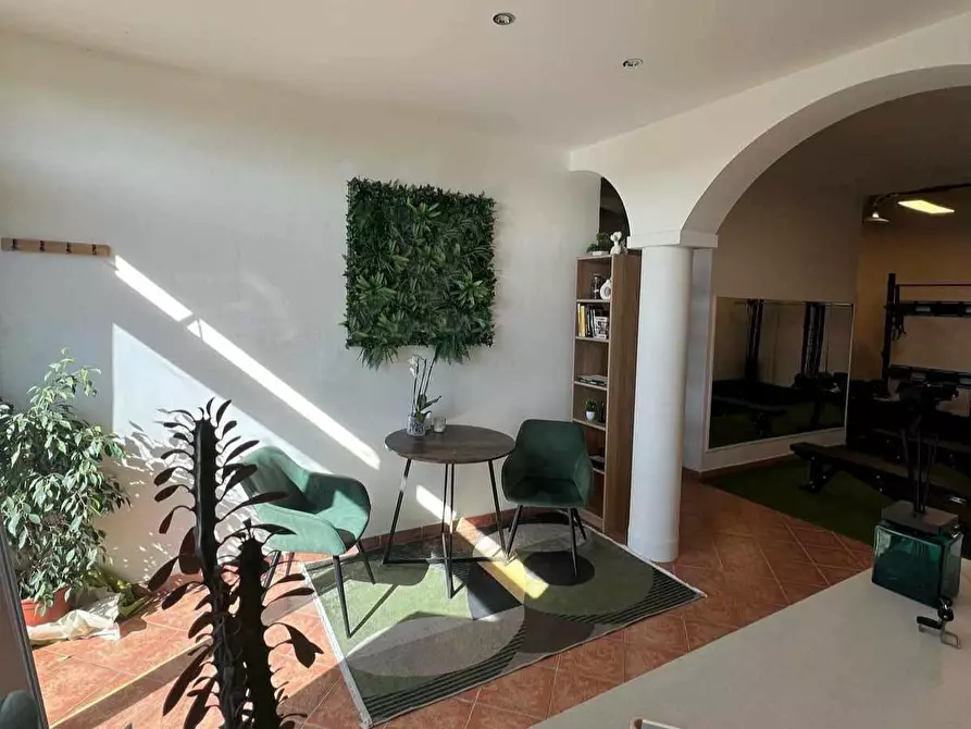 Immagine 2 di Locale commerciale in affitto  a Vicopisano