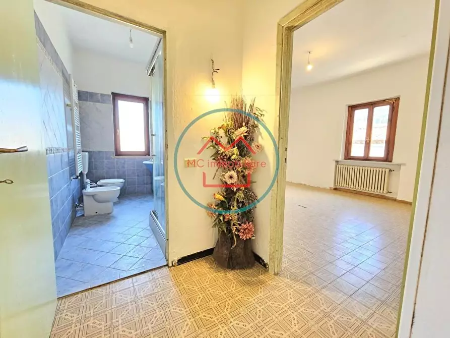 Immagine 17 di Appartamento in vendita  a Uzzano