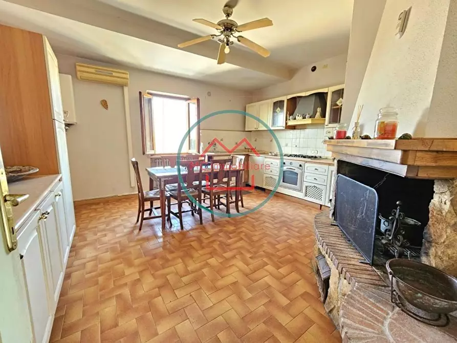 Immagine 1 di Appartamento in vendita  a Uzzano