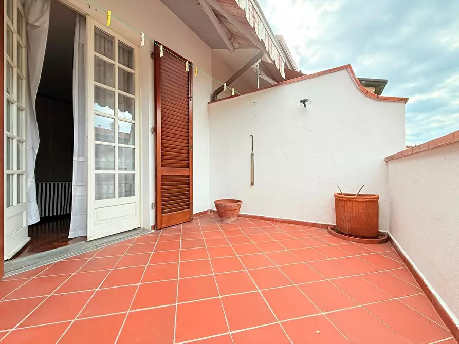 Immagine 30 di Casa bifamiliare in vendita  a Massa