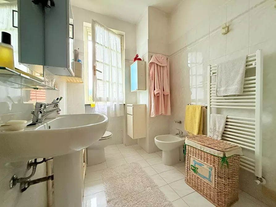 Immagine 22 di Casa bifamiliare in vendita  a Massa