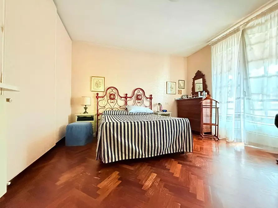 Immagine 3 di Casa bifamiliare in vendita  a Massa