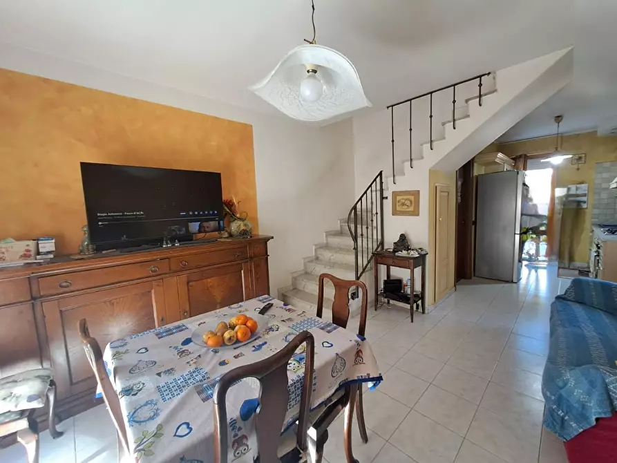 Immagine 3 di Porzione di casa in vendita  a Massa