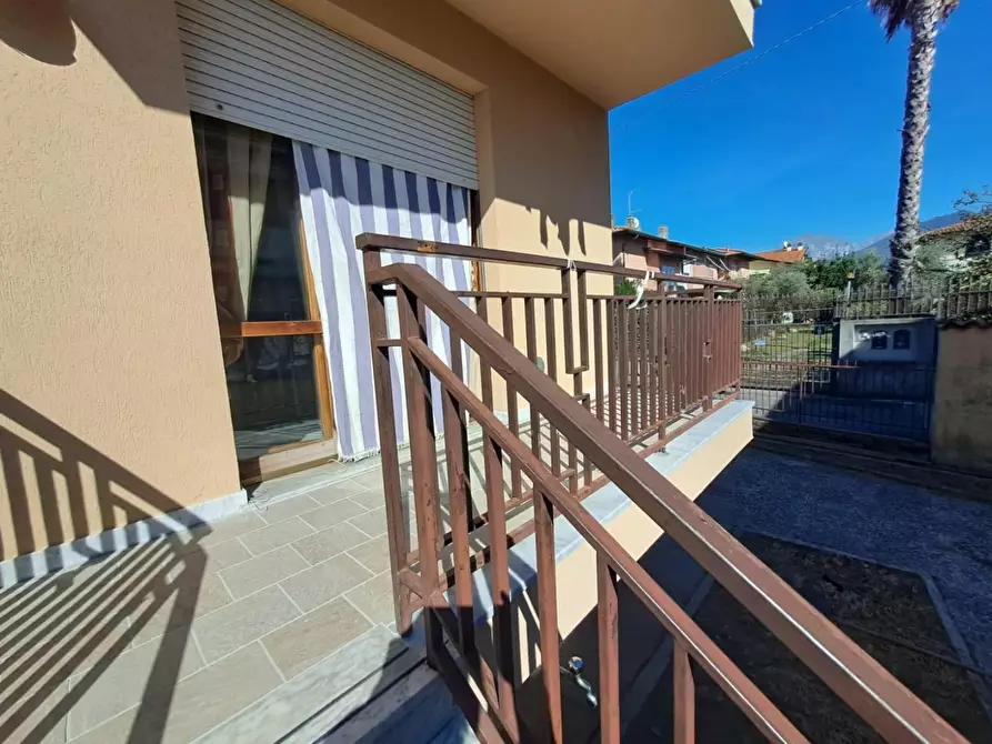 Immagine 13 di Porzione di casa in vendita  a Massa