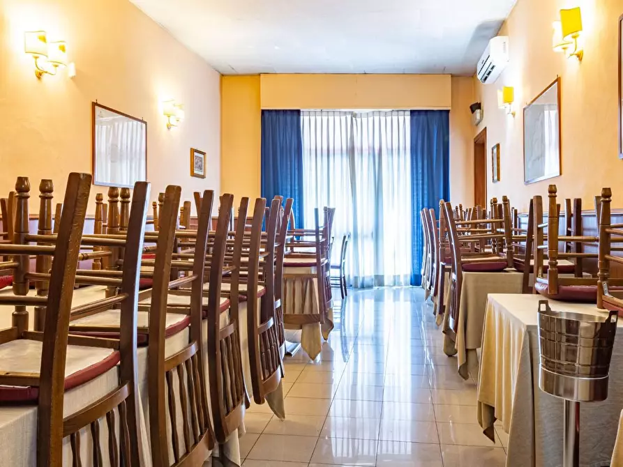 Immagine 9 di Locale commerciale in vendita  a Pisa