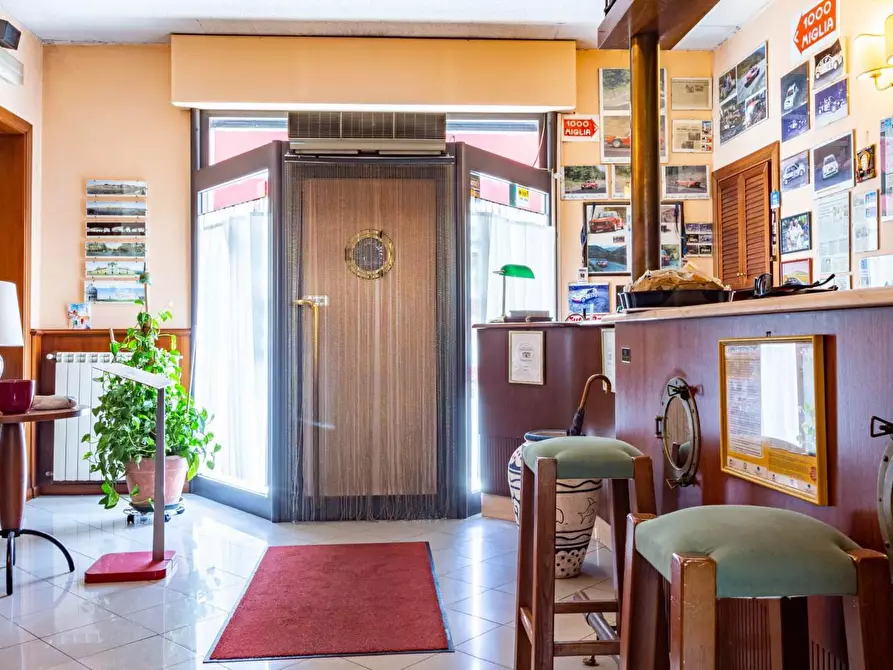 Immagine 5 di Locale commerciale in vendita  a Pisa