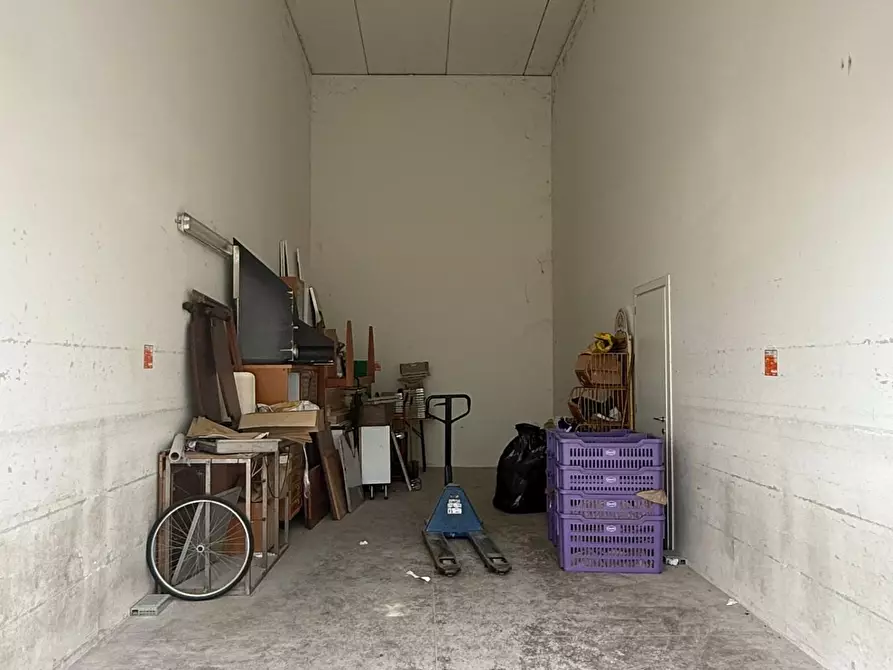 Immagine 4 di Attività artigianale in affitto  a Pisa