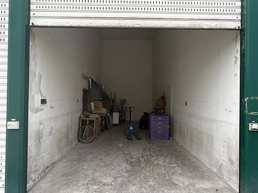 Immagine 7 di Attività artigianale in affitto  a Pisa