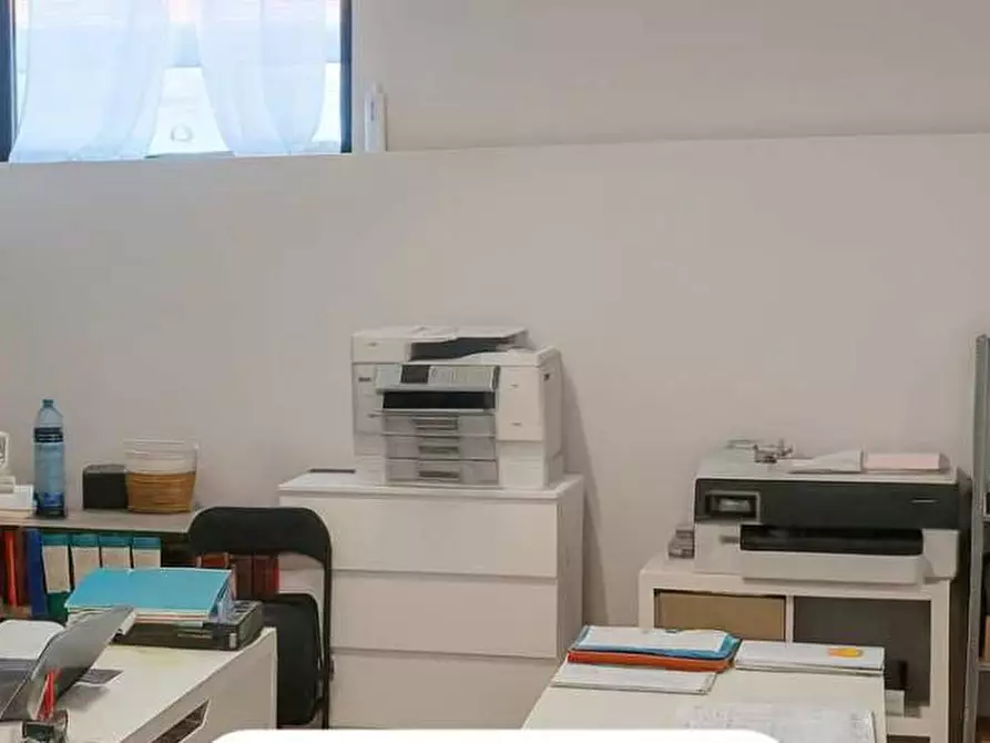 Immagine 1 di Locale commerciale in affitto  a Vicopisano