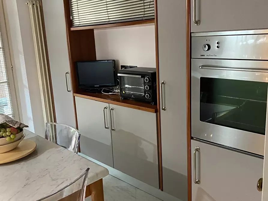 Immagine 4 di Appartamento in affitto  a Massa