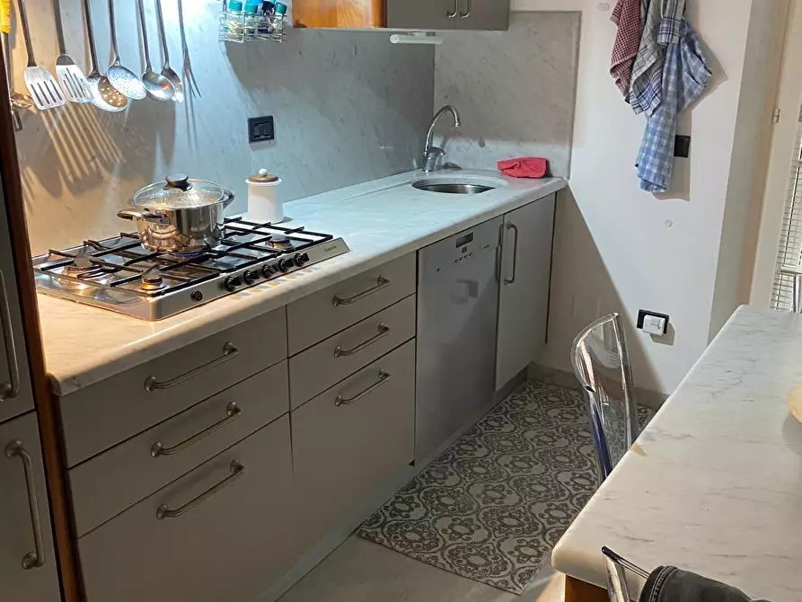 Immagine 3 di Appartamento in affitto  a Massa