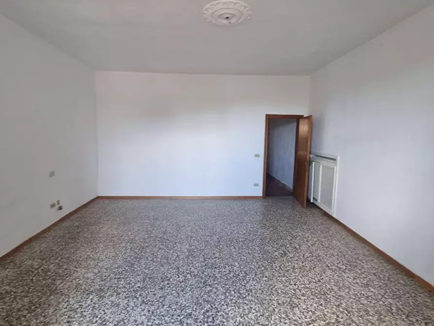 Immagine 26 di Appartamento in vendita  a Colle Di Val D'elsa