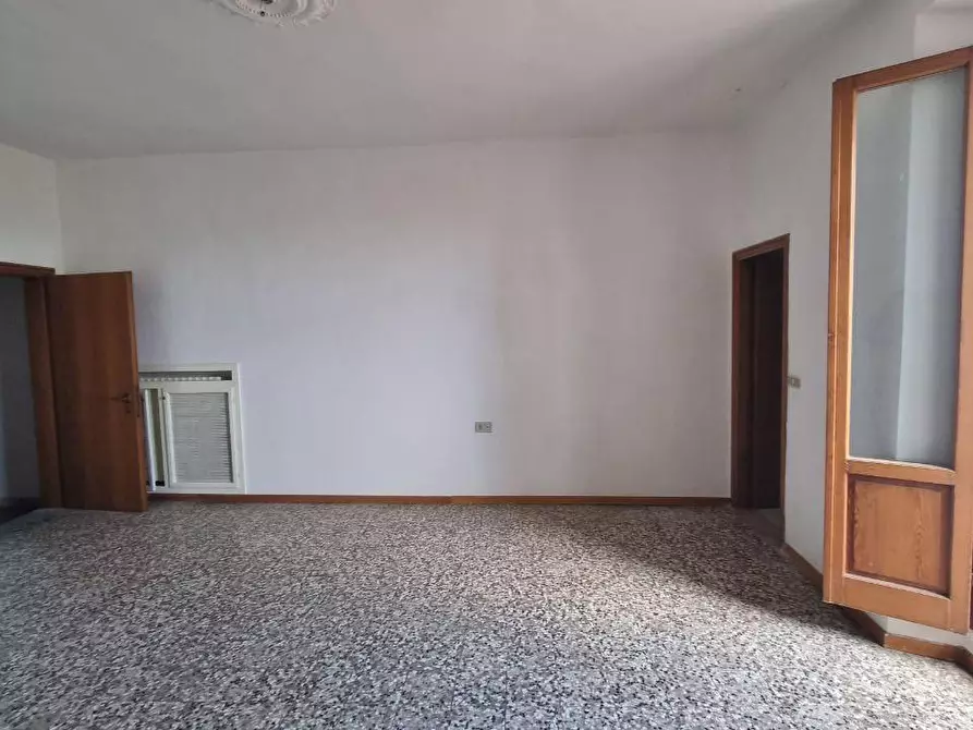 Immagine 25 di Appartamento in vendita  a Colle Di Val D'elsa