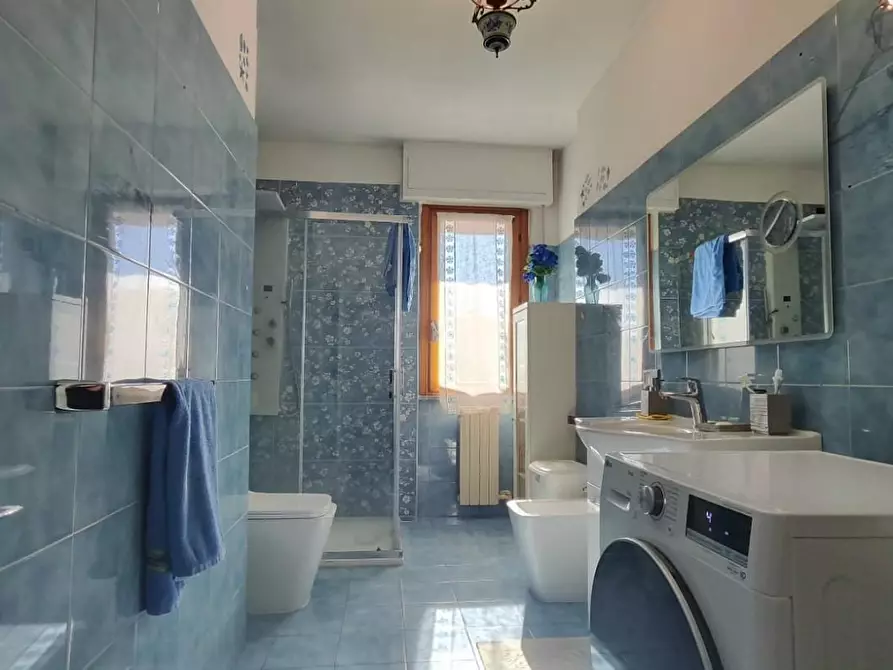 Immagine 16 di Appartamento in vendita  a Carrara