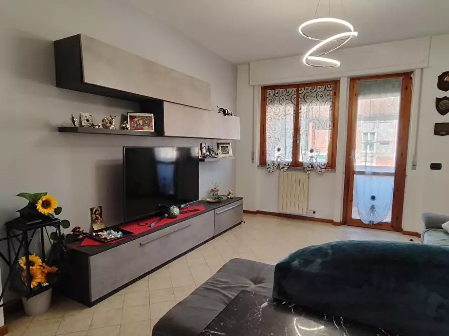 Immagine 3 di Appartamento in vendita  a Carrara