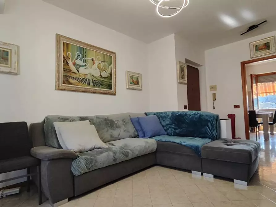 Immagine 10 di Appartamento in vendita  a Carrara