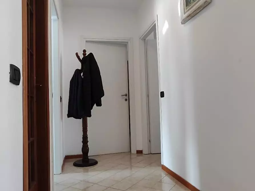 Immagine 12 di Appartamento in vendita  a Carrara