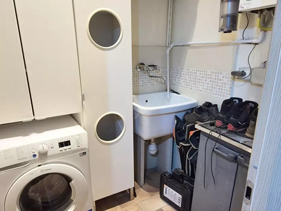 Immagine 24 di Appartamento in vendita  a Viareggio