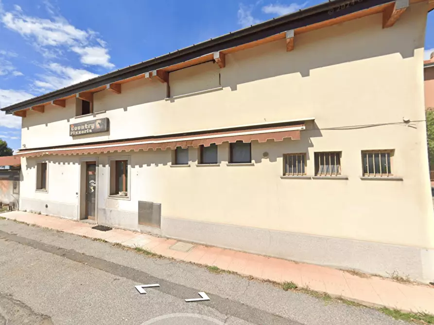 Immagine 3 di Negozio in vendita  a Seregno