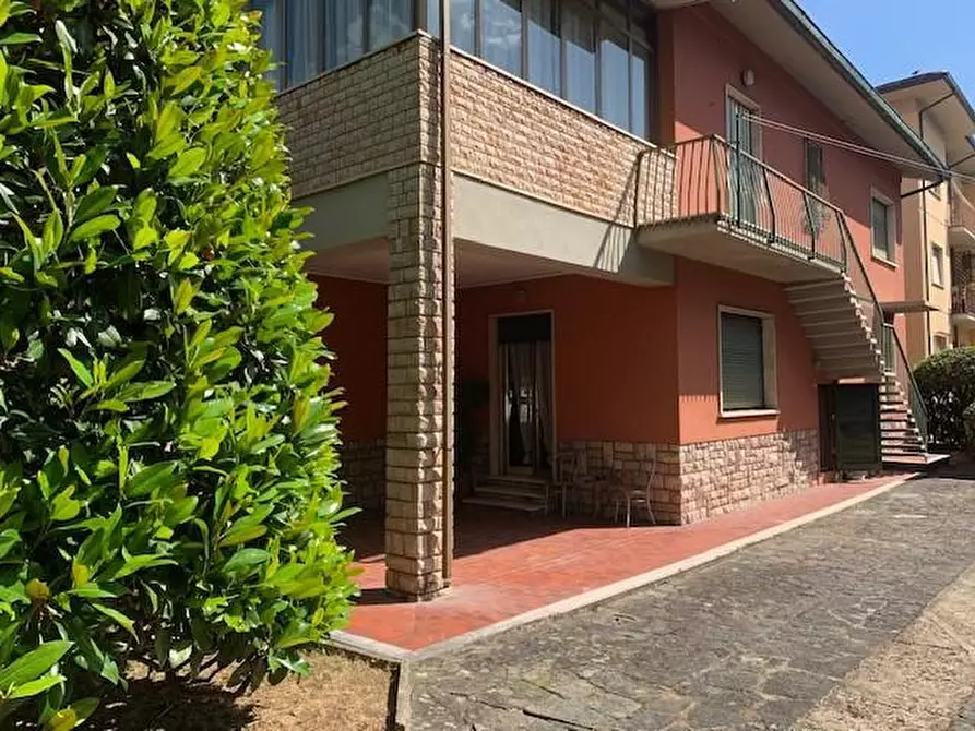 Immagine 1 di Casa indipendente in vendita  a Montecatini Terme