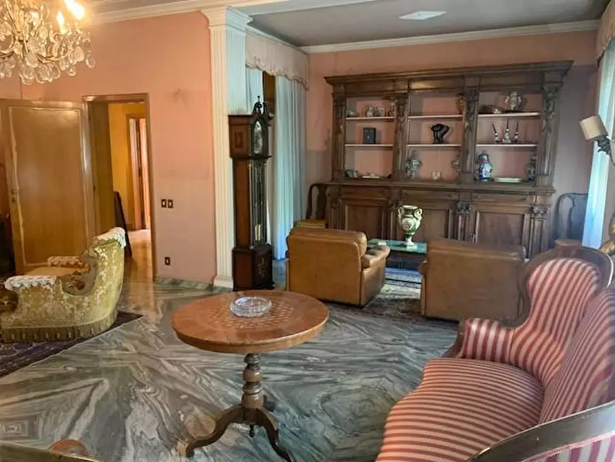 Immagine 17 di Casa indipendente in vendita  a Montecatini Terme