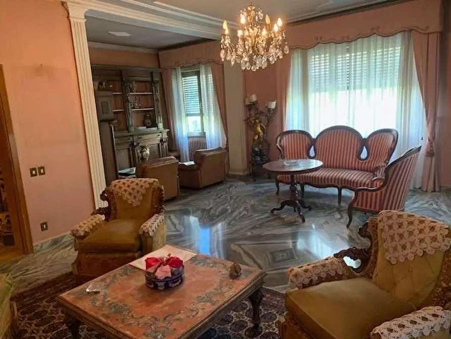 Immagine 18 di Casa indipendente in vendita  a Montecatini Terme