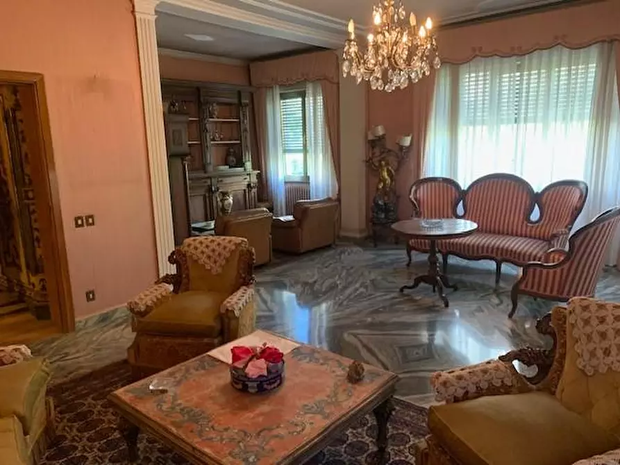 Immagine 19 di Casa indipendente in vendita  a Montecatini Terme