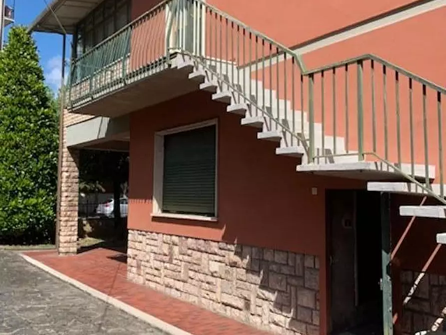 Immagine 42 di Casa indipendente in vendita  a Montecatini Terme