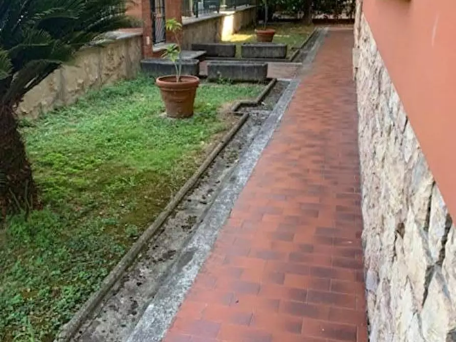 Immagine 33 di Casa indipendente in vendita  a Montecatini Terme