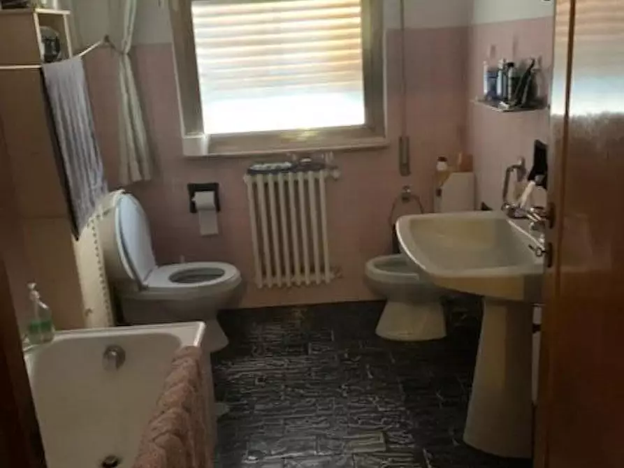 Immagine 10 di Casa indipendente in vendita  a Montecatini Terme