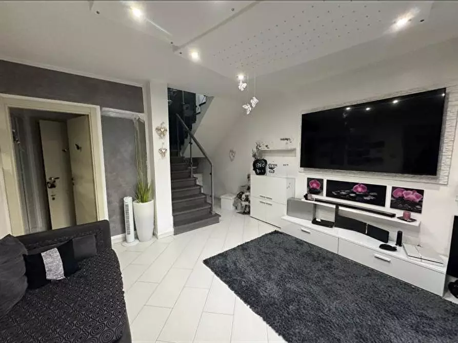 Immagine 10 di Villetta a schiera in vendita  a Vecchiano