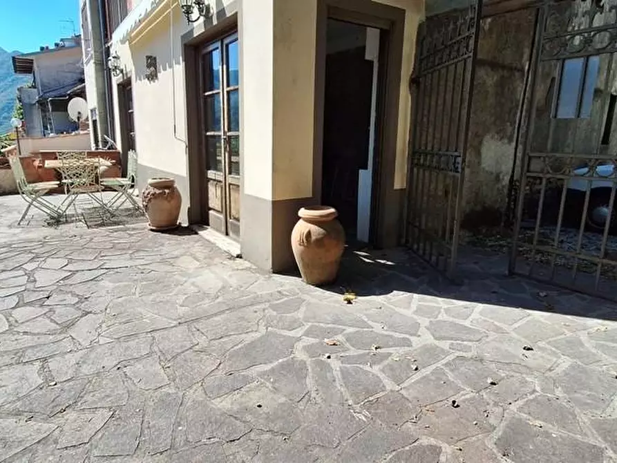 Immagine 15 di Appartamento in vendita  a Borgo A Mozzano