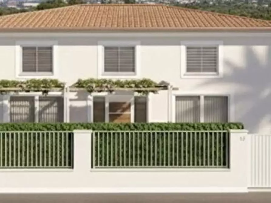 Immagine 13 di Casa indipendente in vendita  a Pietrasanta