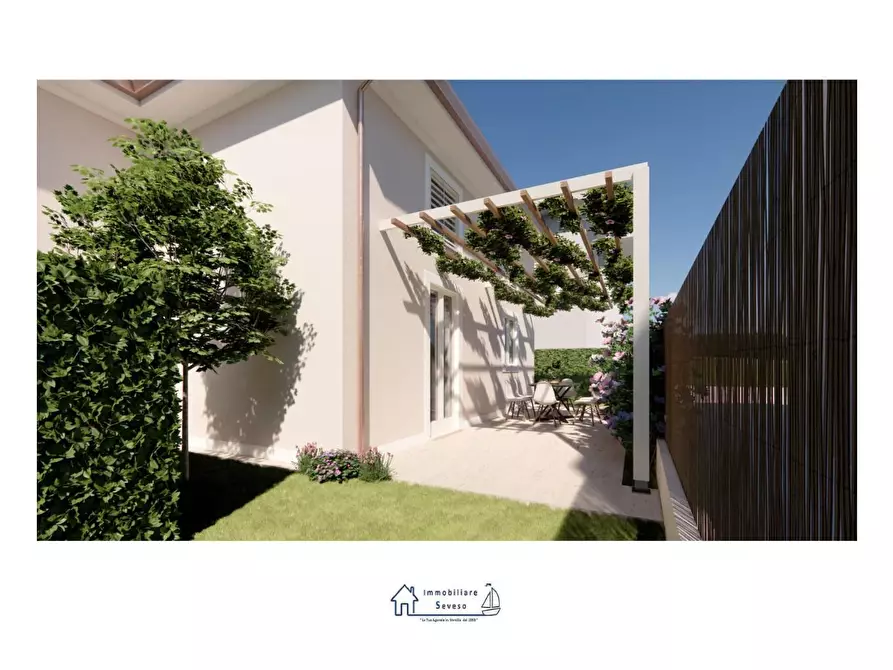 Immagine 4 di Casa indipendente in vendita  a Pietrasanta