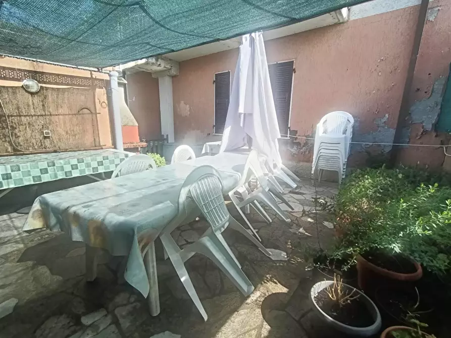 Immagine 5 di Casa bifamiliare in vendita  a Castelnuovo Magra