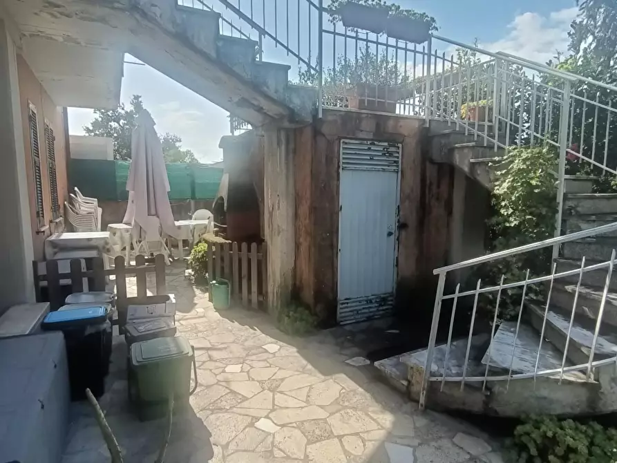 Immagine 1 di Casa bifamiliare in vendita  a Castelnuovo Magra