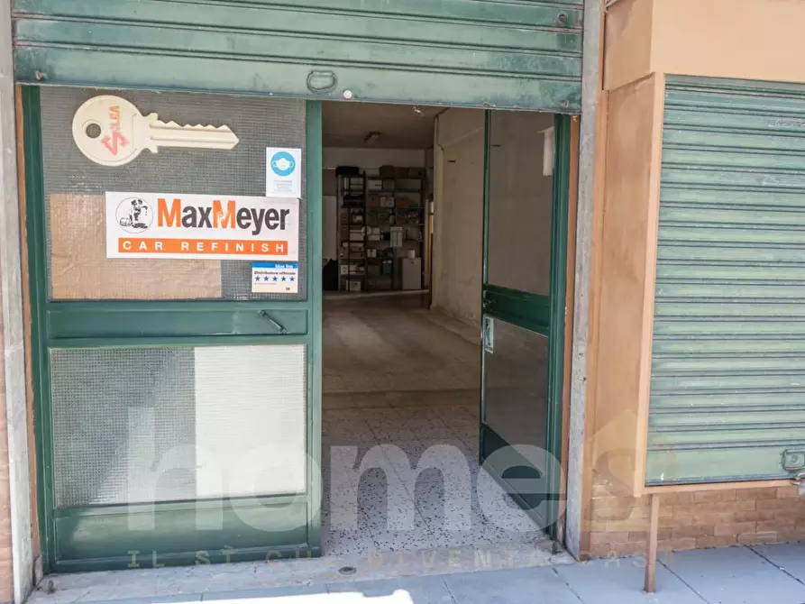 Immagine 2 di Locale commerciale in vendita  a Palermo
