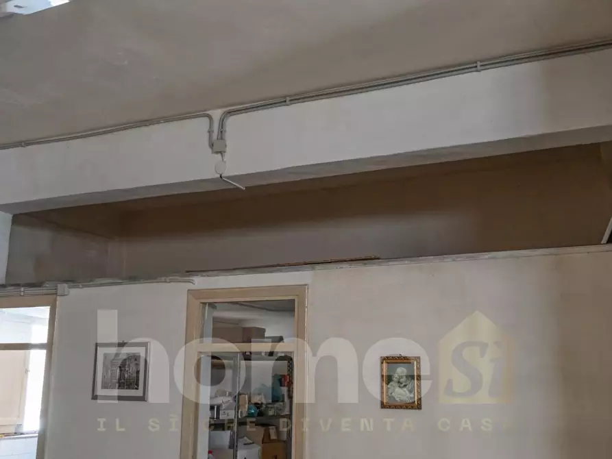 Immagine 10 di Locale commerciale in vendita  a Palermo