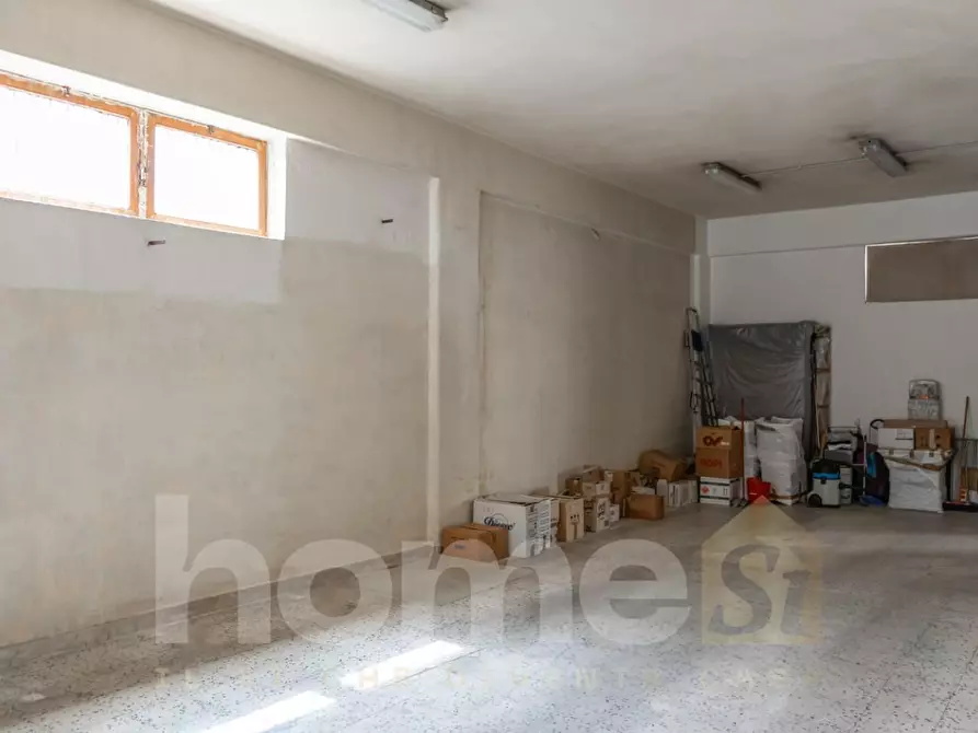 Immagine 4 di Locale commerciale in vendita  a Palermo