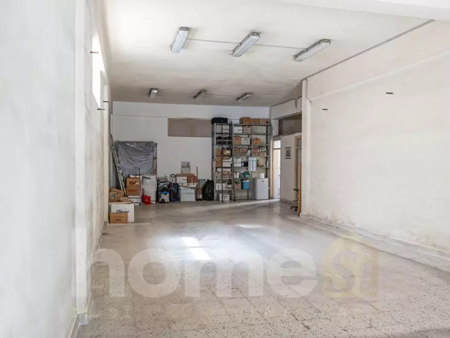 Immagine 9 di Locale commerciale in vendita  a Palermo