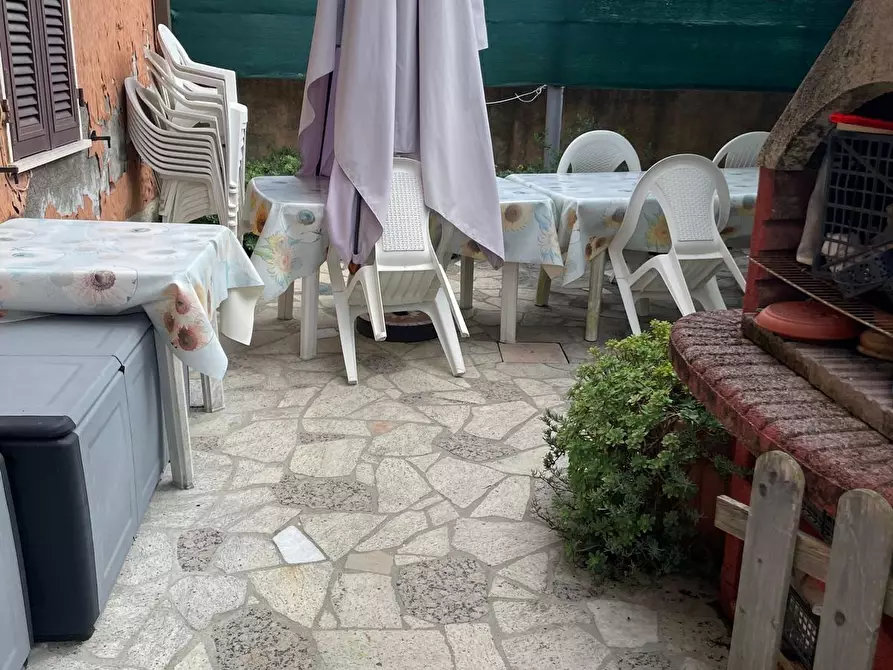 Immagine 1 di Porzione di casa in vendita  a Castelnuovo Magra