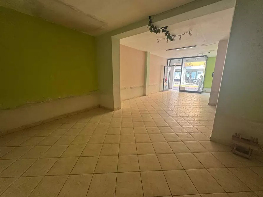 Immagine 5 di Locale commerciale in affitto  a Pontedera