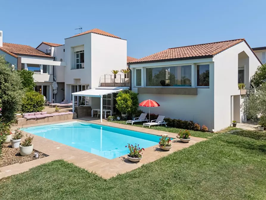 Immagine 28 di Villa in vendita  a Ponsacco