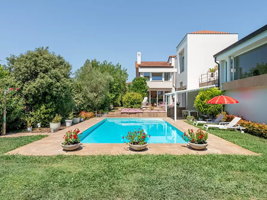 Immagine 15 di Villa in vendita  a Ponsacco