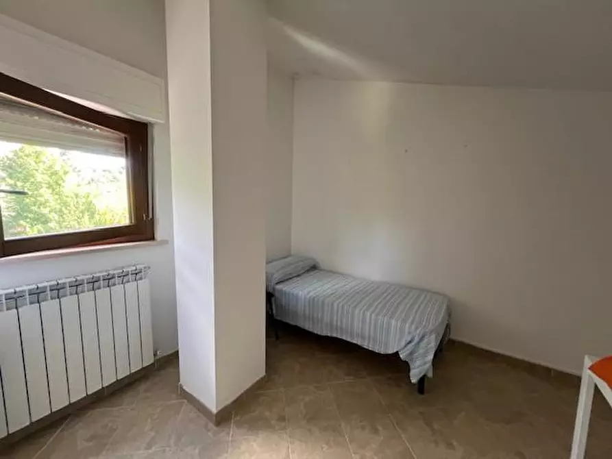 Immagine 15 di Appartamento in affitto  a Siena