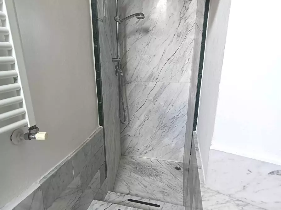 Immagine 14 di Appartamento in vendita  a Carrara