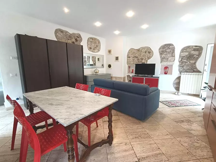 Immagine 10 di Appartamento in vendita  a Carrara