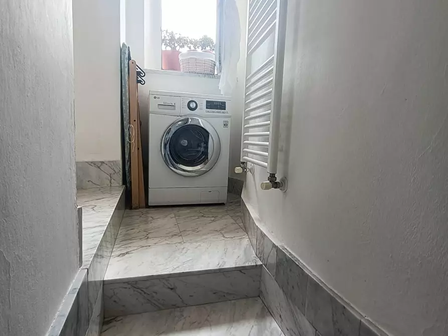 Immagine 21 di Appartamento in vendita  a Carrara