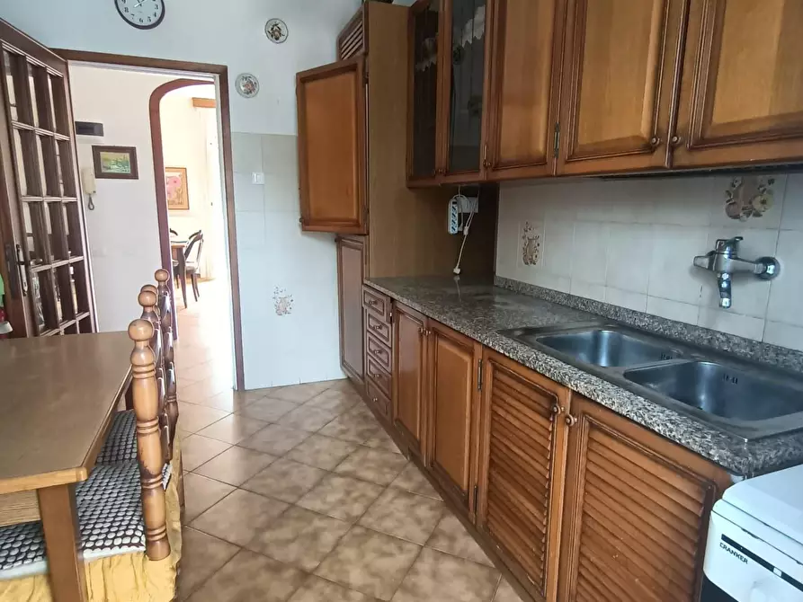 Immagine 12 di Appartamento in vendita  a Carrara