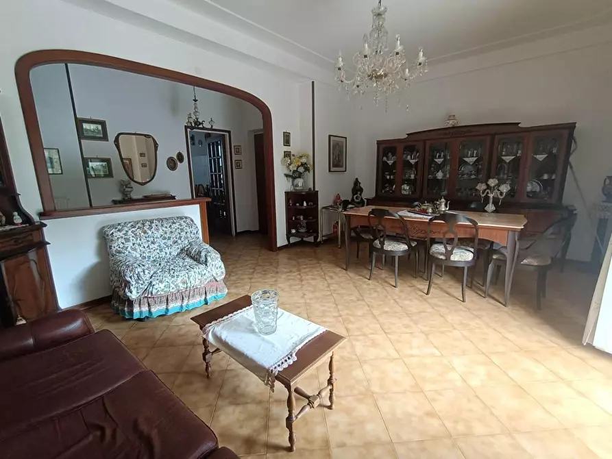 Immagine 11 di Appartamento in vendita  a Carrara